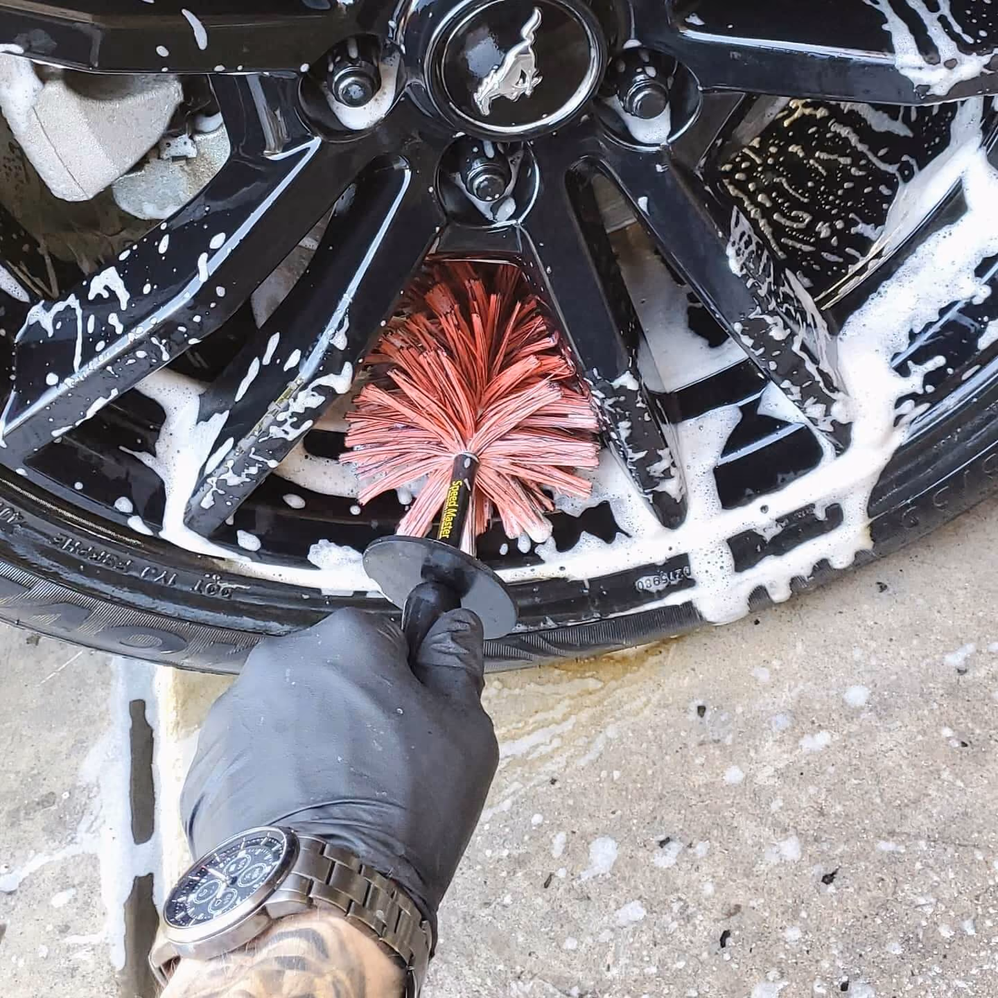 wheel-and-tire-deep-cleaning